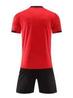 Traje De Ropa Deportiva Para Hombres, Camiseta De Manga Corta Deportiva Roja Para Hombres Y Pantalones Cortos De Cintura Elásticas Transpirables Ligeramente Elásticoss Activos Para B??dminton De Fútbol